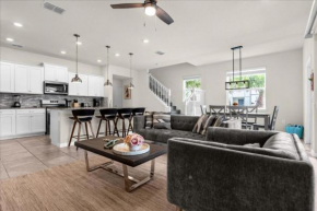 5 Bedrooms- 5 Bathrooms- Solterra 7104 Ol
